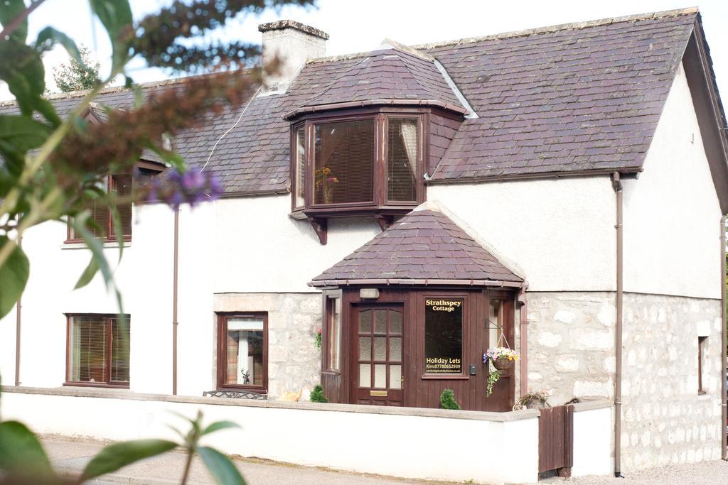 Strathspey Cottage Carrbridge Buitenkant foto